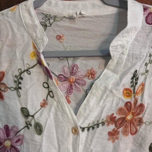 Kindred womens button up embroidered roll tab sleeves blouse white small - Picture 3 of 5